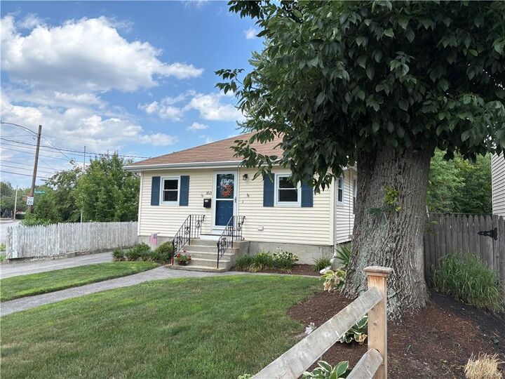 Property Photo:  353 Massasoit Avenue  RI 02914 