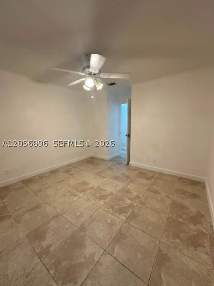 Property Photo: 3330 N Pinewalk Dr N 1611 FL 33063