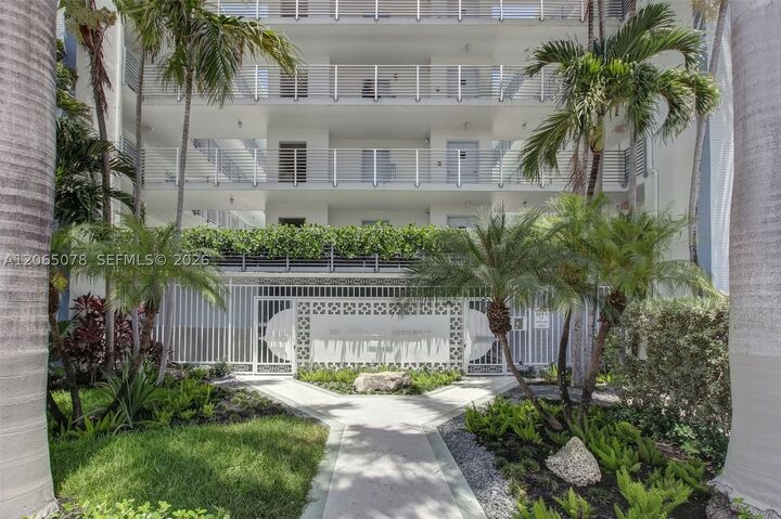 Property Photo: 1545 Euclid Ave 3C FL 33139