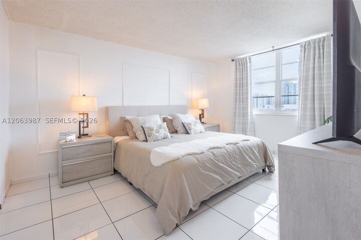 Property Photo: 6770 Indian Creek Dr 7B FL 33141