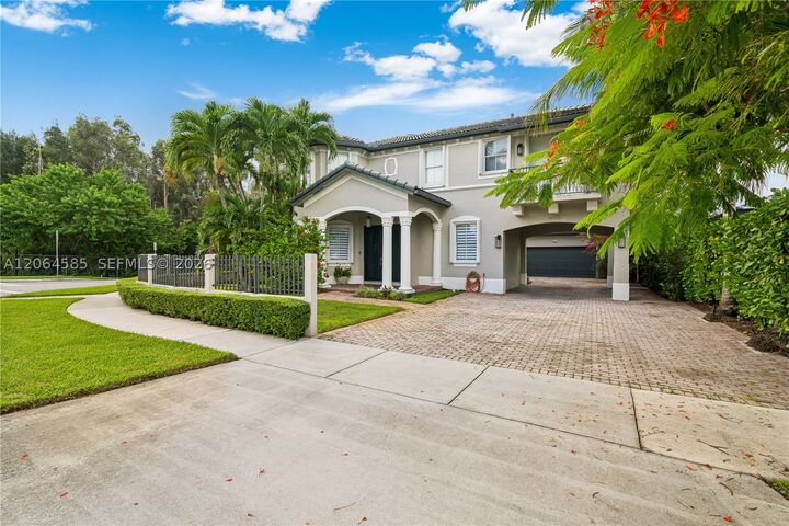 Property Photo:  14900 SW 10th St  FL 33194 