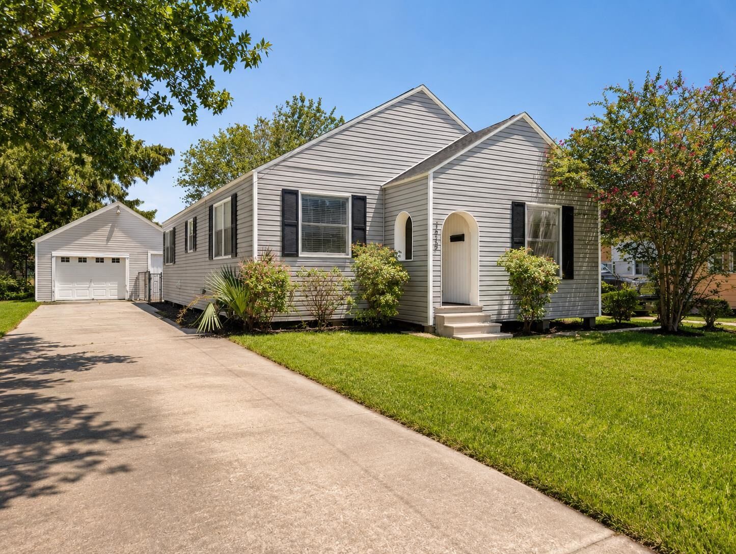 Property Photo:  1913 10th St  TX 77651 