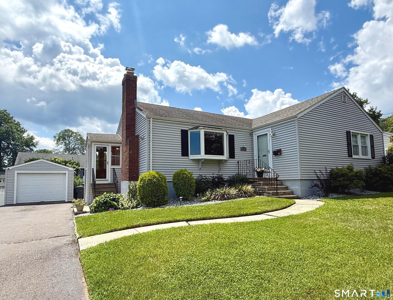 Property Photo:  152 Amherst Street  CT 06109 