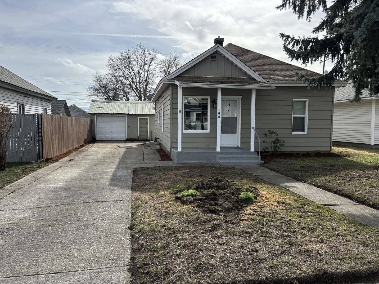 Property Photo: 708 E Providence Ave WA 99207
