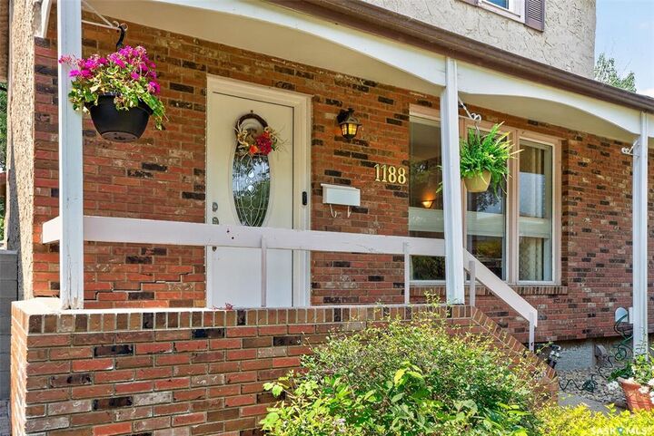 Property Photo:  1188 2nd Avenue NE  SK S6H 1C6 
