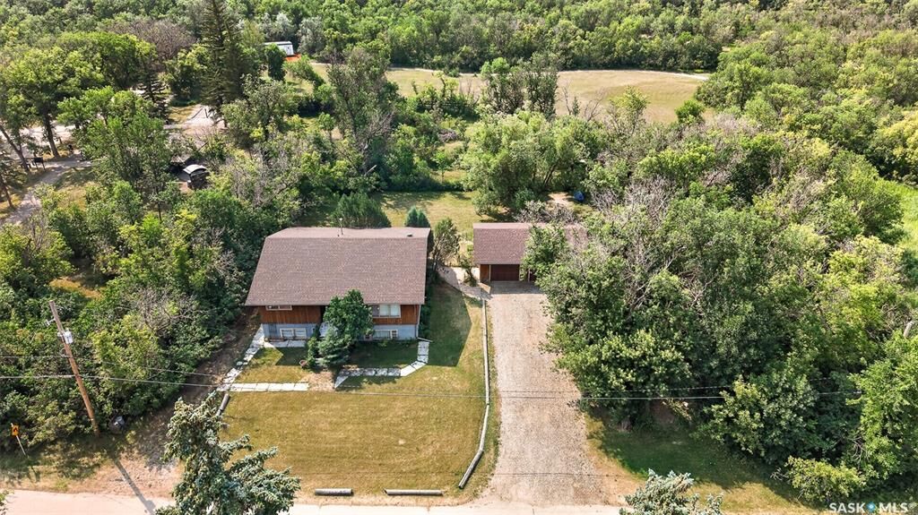 Property Photo:  347 Wellesley Street  SK S6H 6A2 