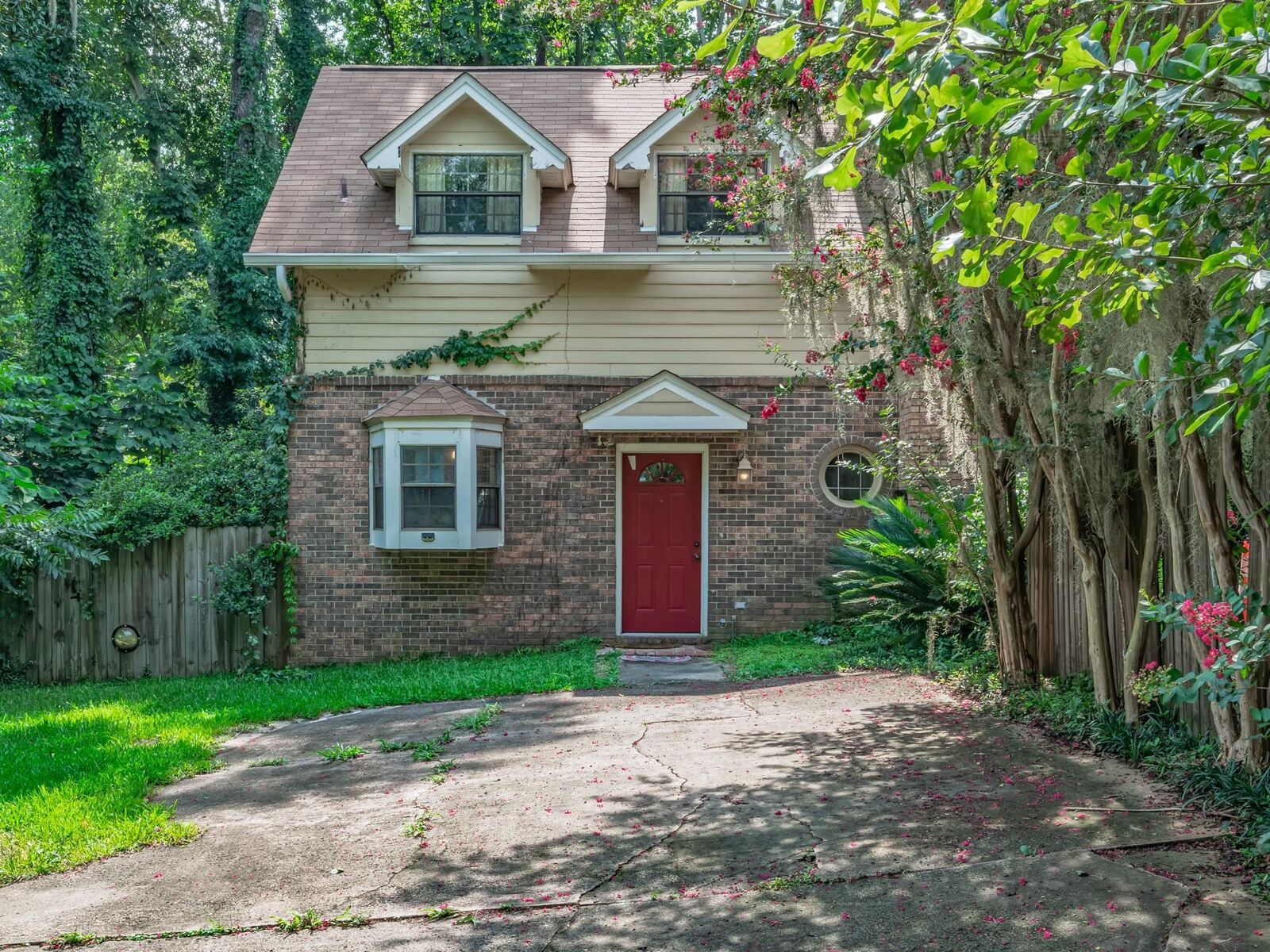 Property Photo:  1301 Cross Creek Circle  FL 32301 
