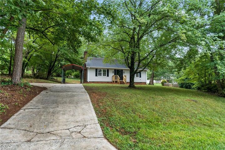 Property Photo: 1500 Pebblebrook Road NC 27105