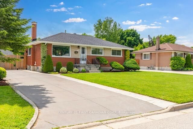 Property Photo: 216 Irving Place Lower ON N5V 2H9