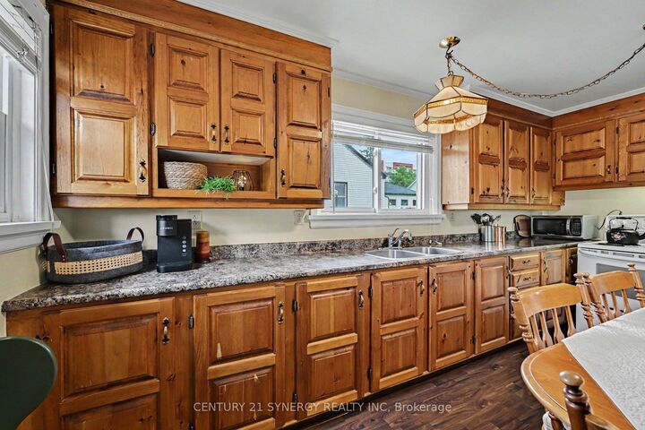 Property Photo: 5 Queen Street ON K7A 3N1