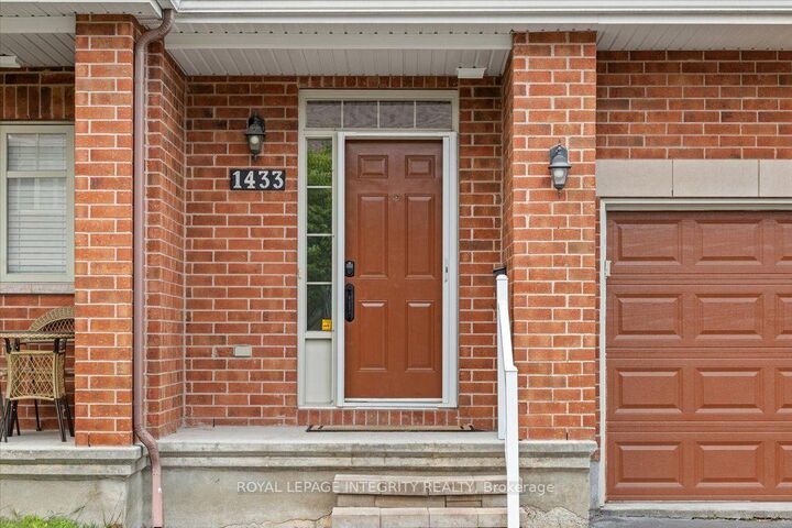 Property Photo: 1433 Comfrey Crescent ON K4A 0L8