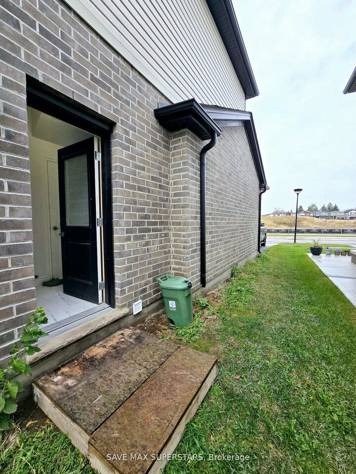 Property Photo: 201 Roy McDonald Drive Lower ON N6L 0J1