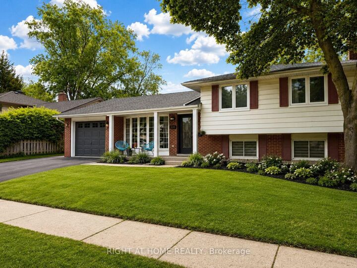 4440 Cosburn Crescent — photo 1