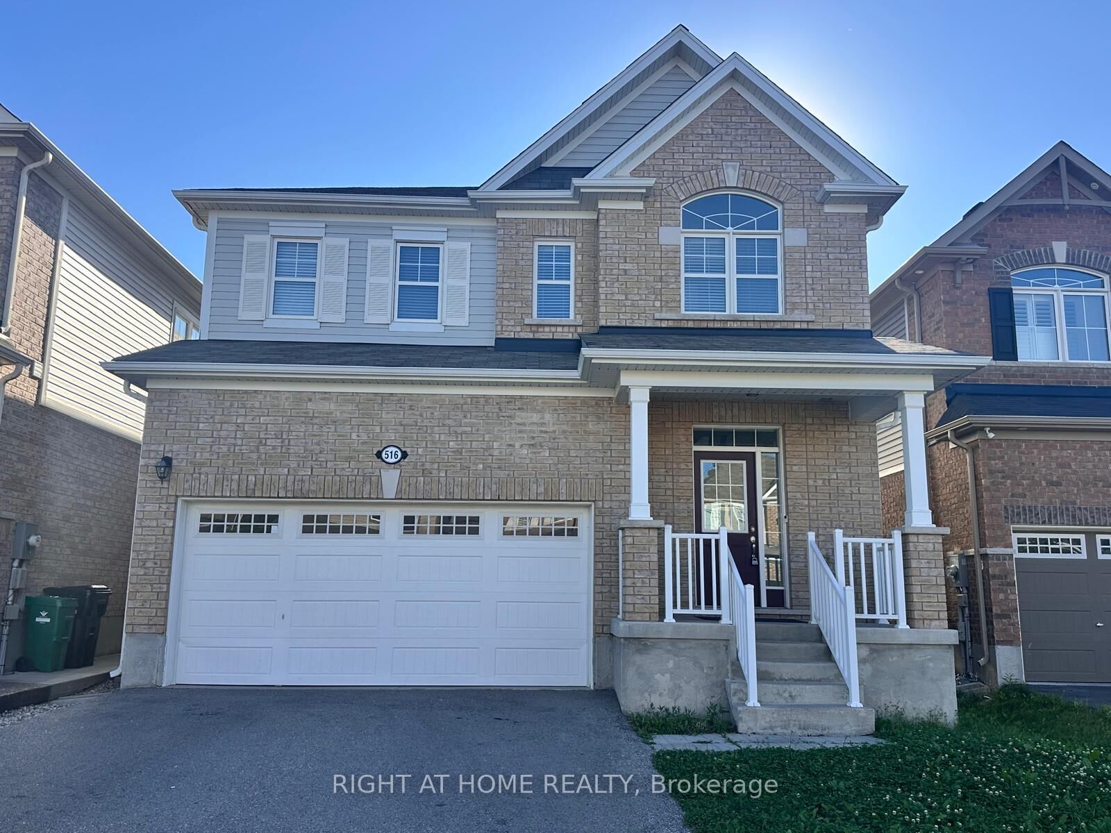 Property Photo:  516 Equestrian Way  ON N3E 0B5 