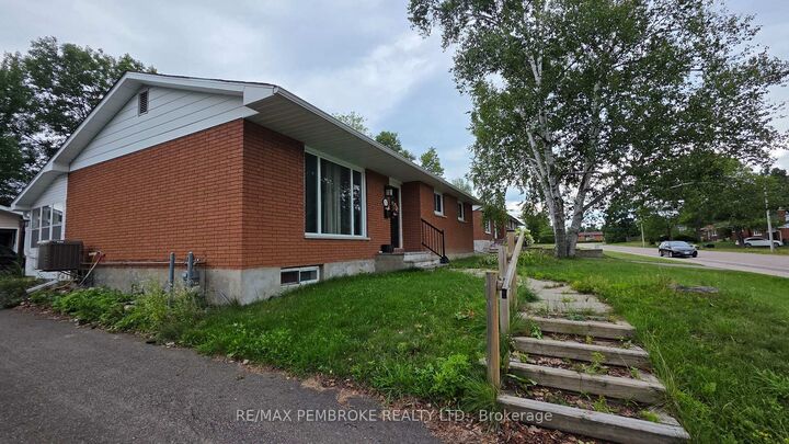 Property Photo: 32 Park Drive ON K8H 2E1