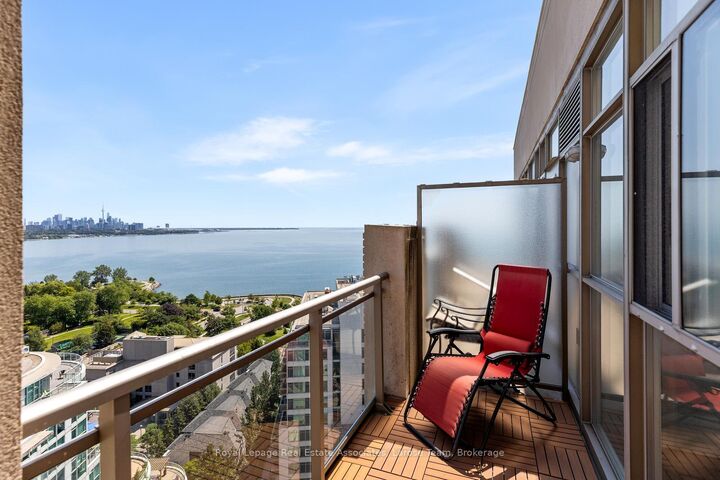 3 Marine Parade Drive 2101 — photo 1