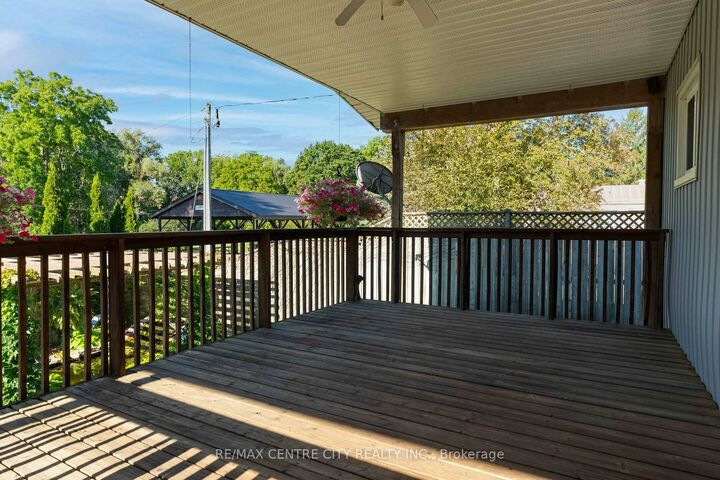 Property Photo: 40 Chestnut Street W ON N5H 1E6
