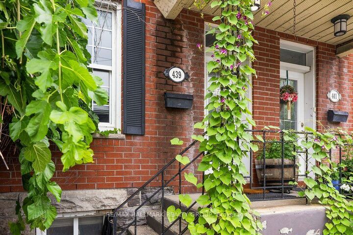 Photo de la propriété:  439 Kent Street  ON K2P 2B4 