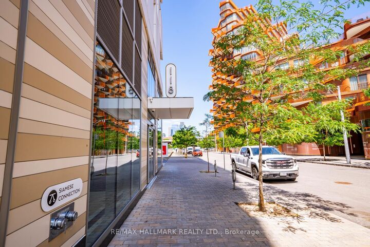 Property Photo: 118 Merchants' Wharf N/A 301 ON M5A 0L3