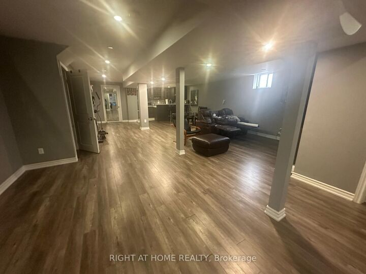 Property Photo:  677 McGregor   Farm Trail W 677  ON L3X 0H3 