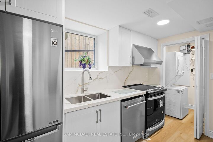 Property Photo: 1770 Fellen Place Bsmt ON L5J 4S4