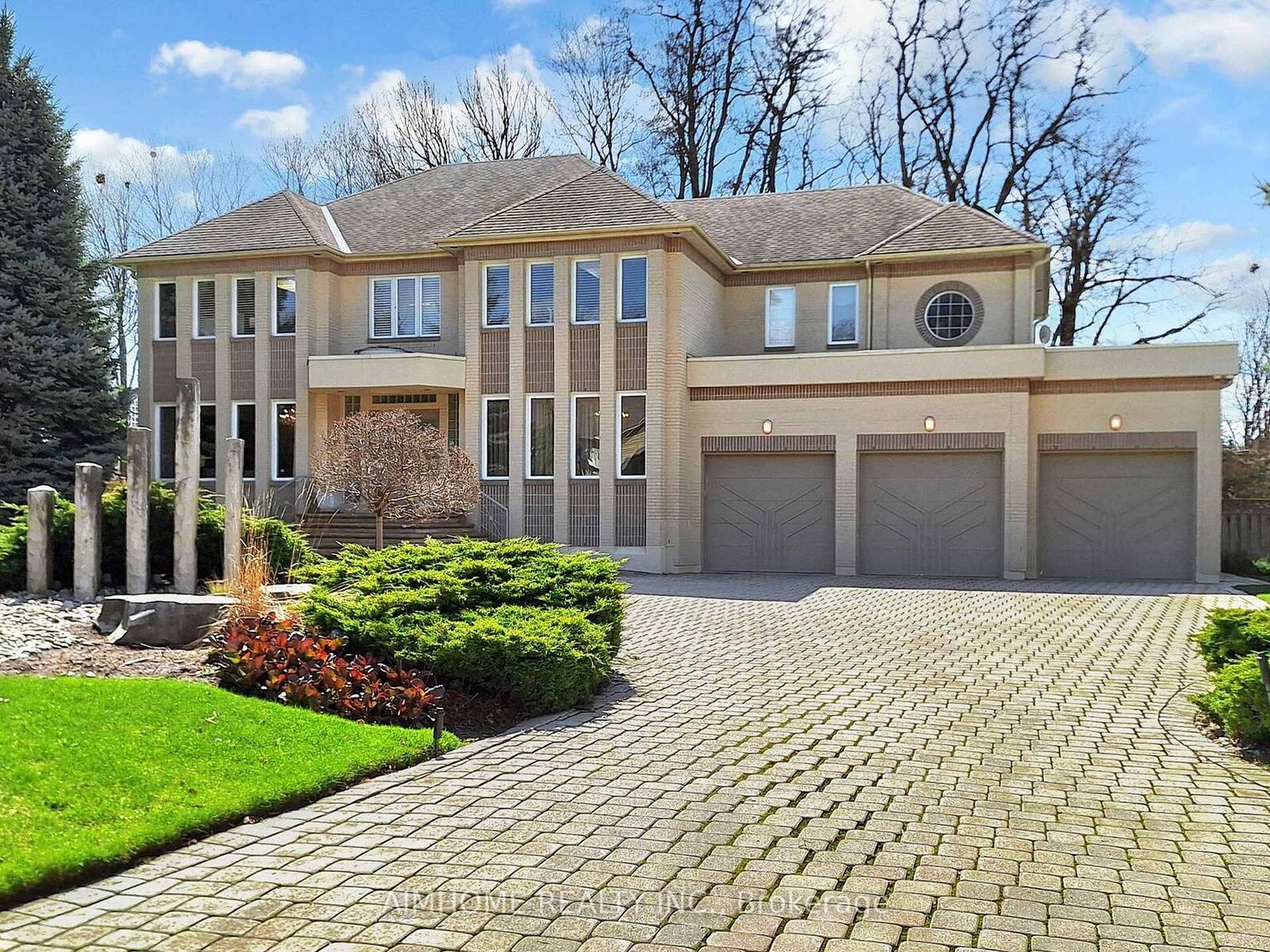 Property Photo: 145 Renaissance Court ON L4J 7W4
