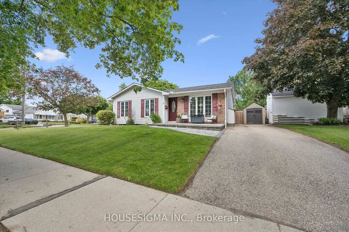Property Photo: 2 Keewatin Avenue ON N2B 3L5