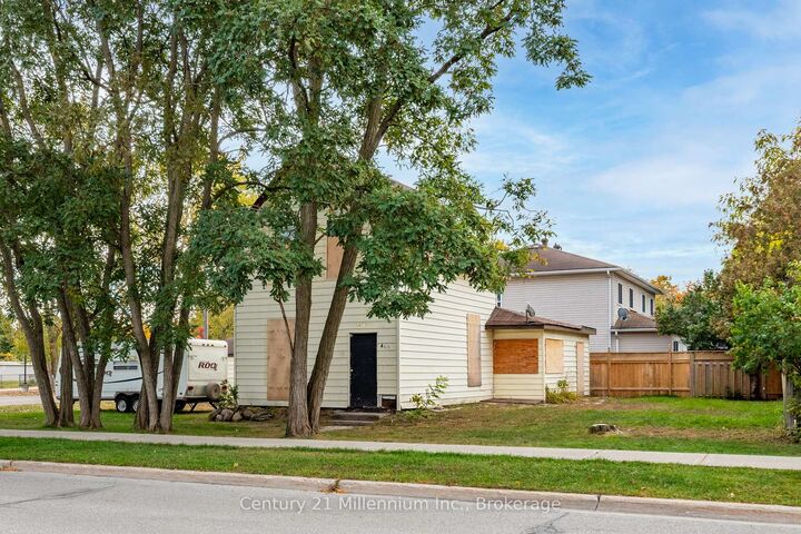 Property Photo: 469 Robert Street ON L4R 2M4