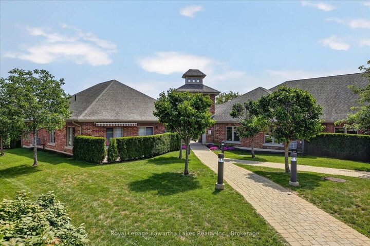 Property Photo:  35 Green Arbour Way 7  ON K9V 0E7 