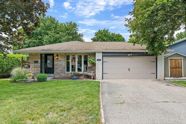 33 Fagan Drive — photo 1