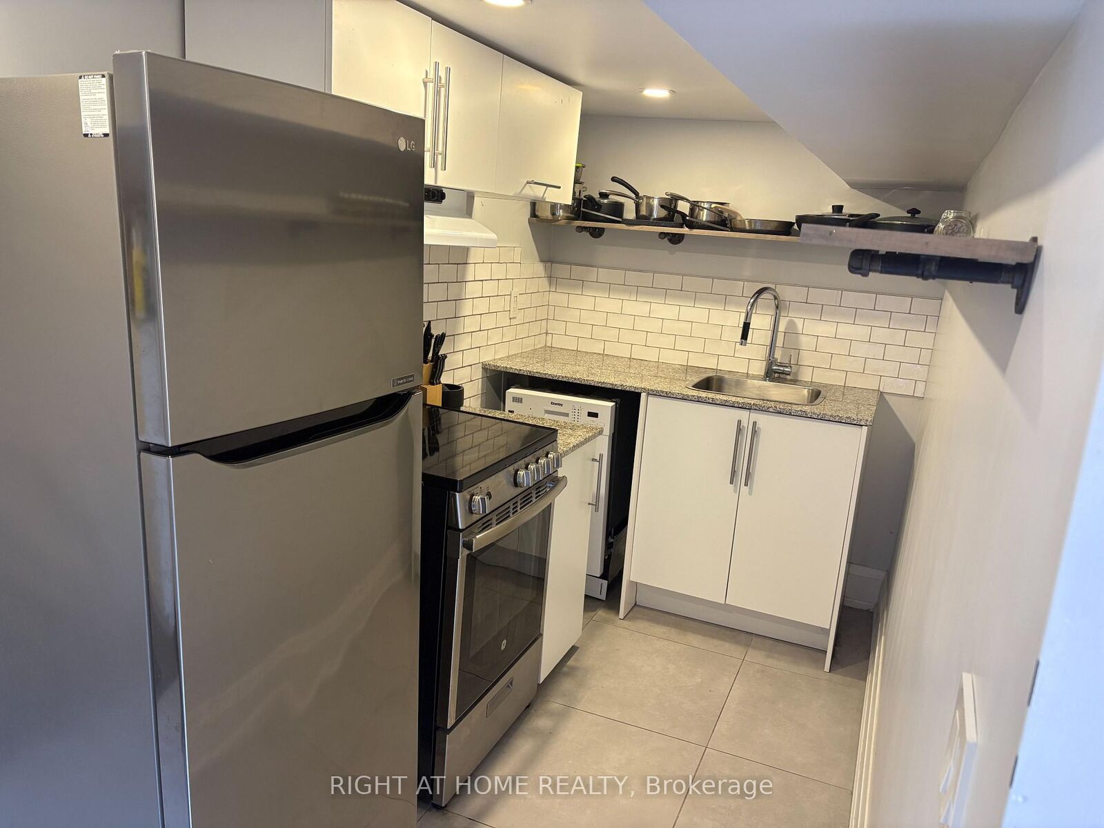 Property Photo:  39 Amherst Avenue Lower  ON M6E 1Z2 