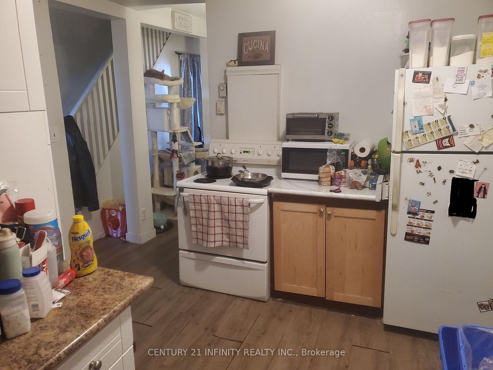 Property Photo: 134 Simcoe Street S 2 ON L1H 4G9