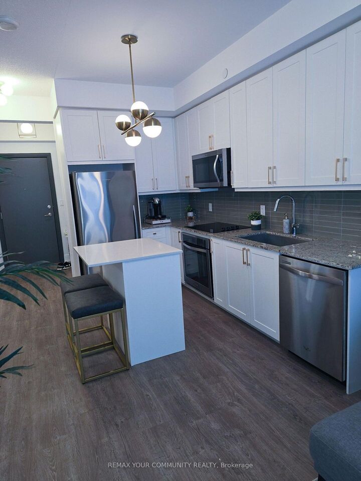 Property Photo:  9608 Yonge Street 705A  ON L4C 0X4 