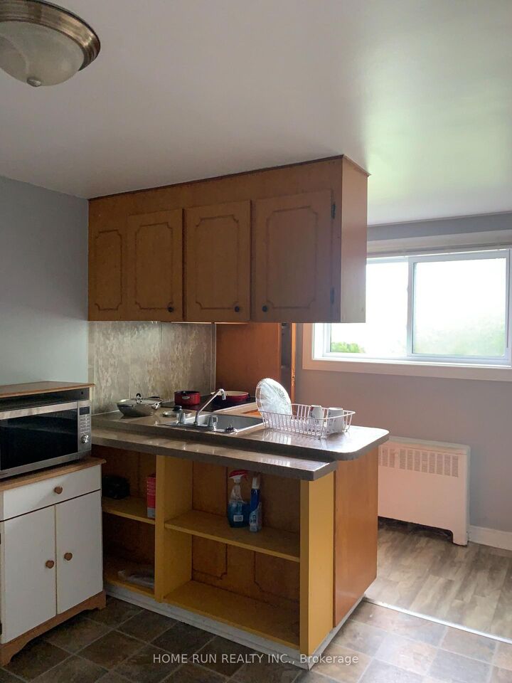 Property Photo:  96 Ontario Street 1  ON K1K 1K9 