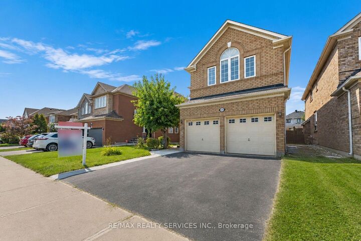 Property Photo: 3696 Waterfall Crescent ON L5N 8G8
