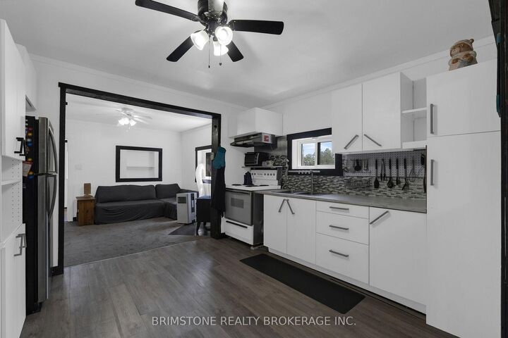 Property Photo:  329 High Street  ON P0C 1H0 