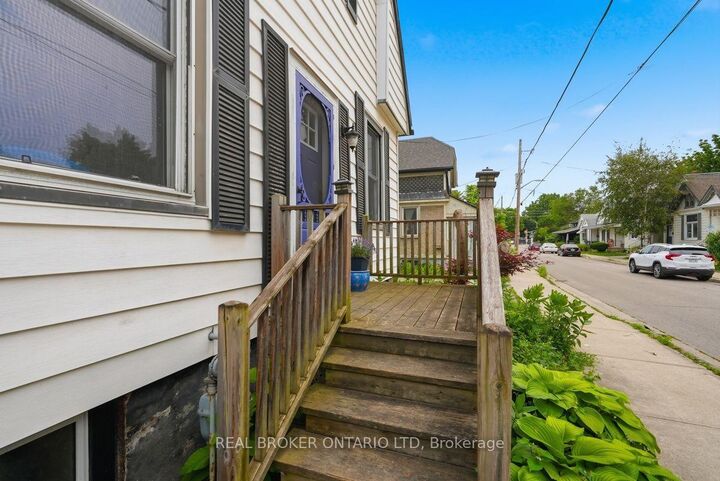 Property Photo:  18 Mount Pleasant Avenue  ON N6H 1C9 