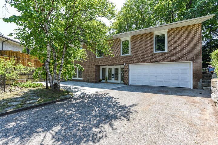 Property Photo: 31 Queensborough Crescent ON M9R 1A1