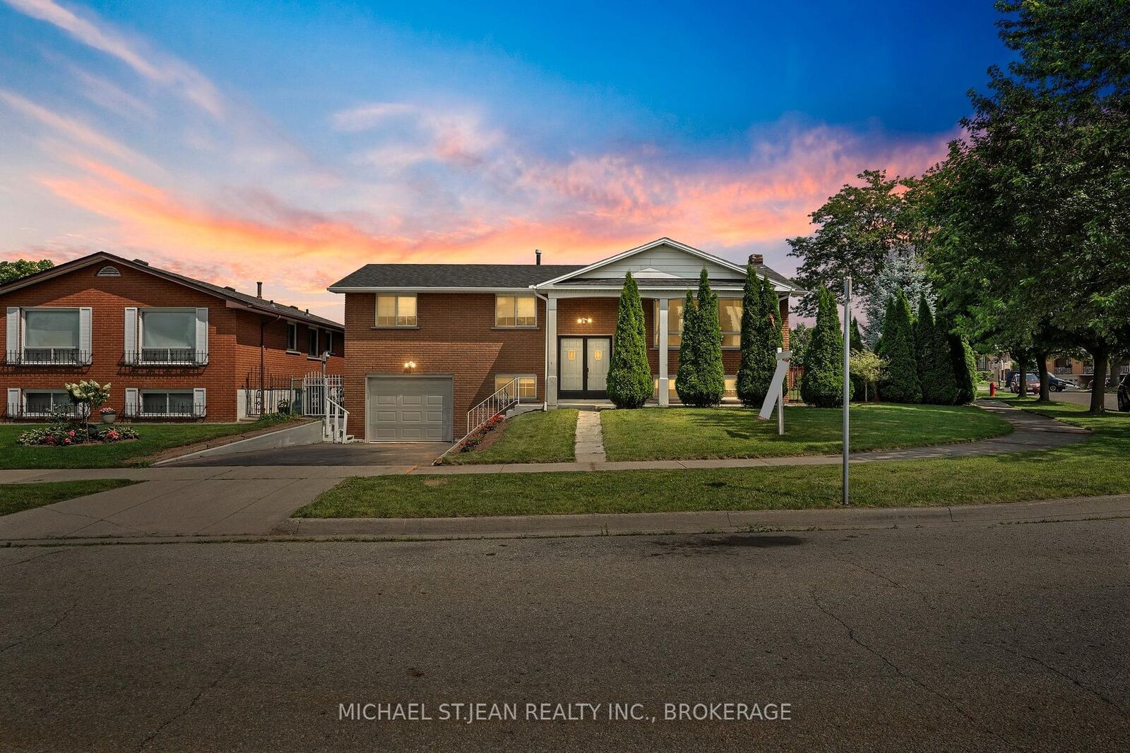 Photo de la propriété:  72 Eastbury Drive  ON L8E 2V5 