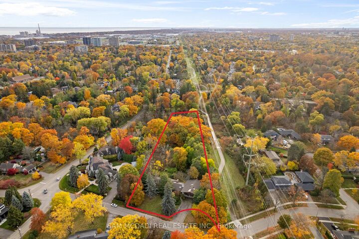 Property Photo: 1310 Ravine Drive ON L5J 3E5