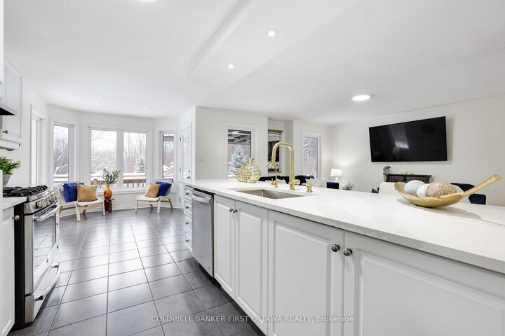 Property Photo: 11 Rideau Crossing Crescent ON K0G 1K0