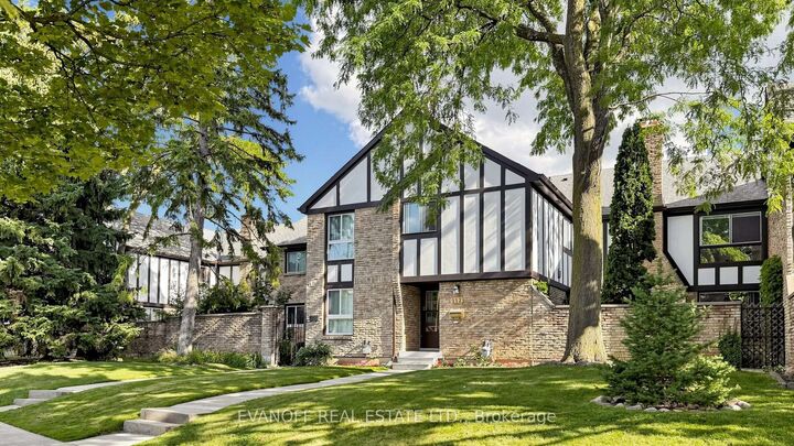 Property Photo: 117 Burrows Hall Boulevard 11 ON M1B 1Z7