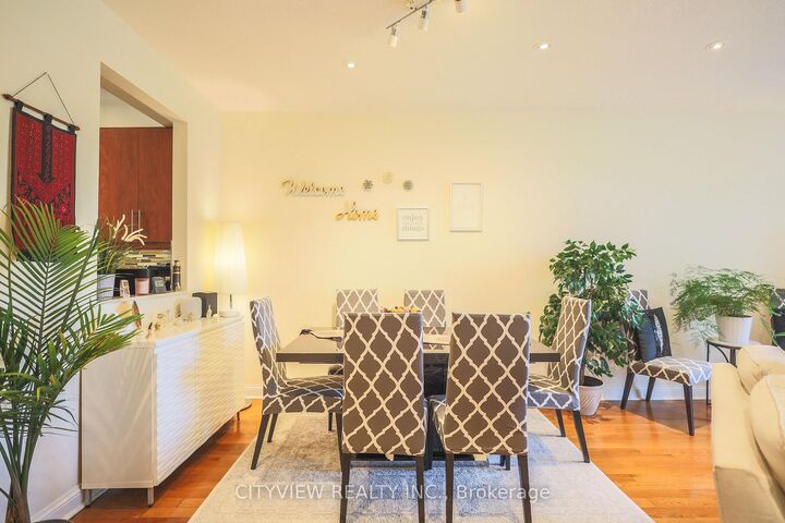 Property Photo: 3593 Kariya Drive ON L5B 3J2