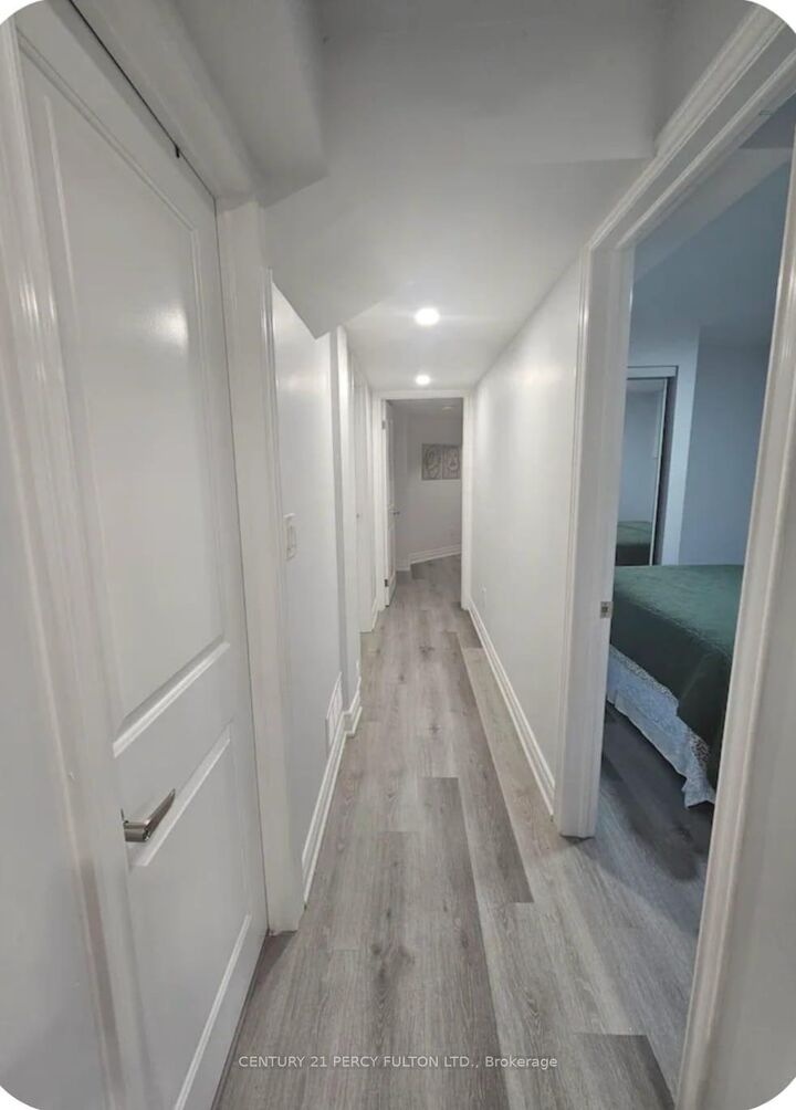 Property Photo:  54 Baycliffe Drive 2  ON L1P 0B2 