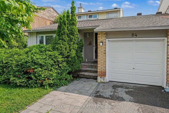 Property Photo:  84 Sherway Drive  ON K2J 1N8 