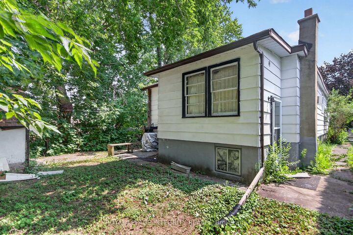 Property Photo:  173 Genest Street  ON K1L 7Y8 