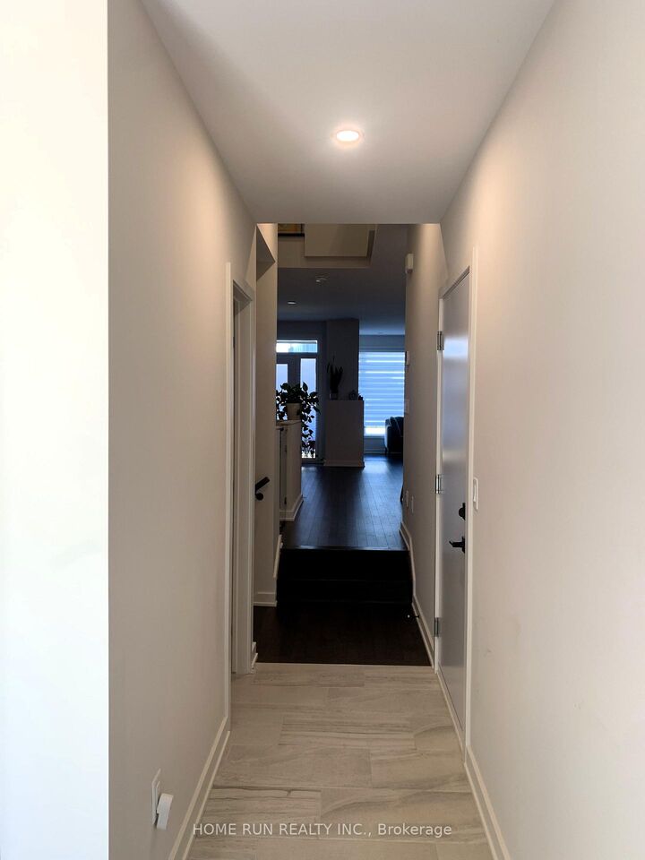 Property Photo:  669 Honeydew Street  ON K1X 0K5 