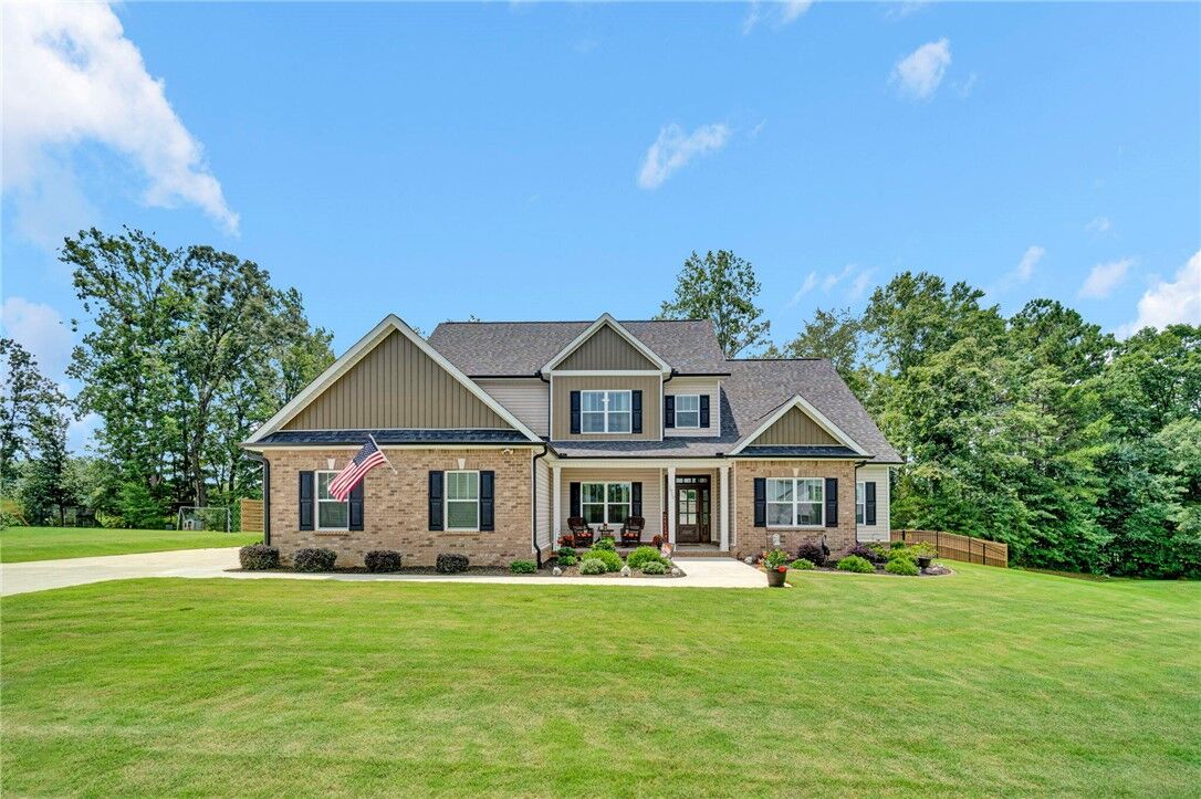 Property Photo: 1010 Waterside Drive SC 29642