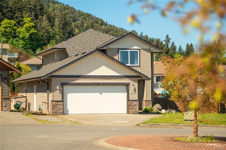 Property Photo:  525 Ballou Pl  BC V9G 2C7 