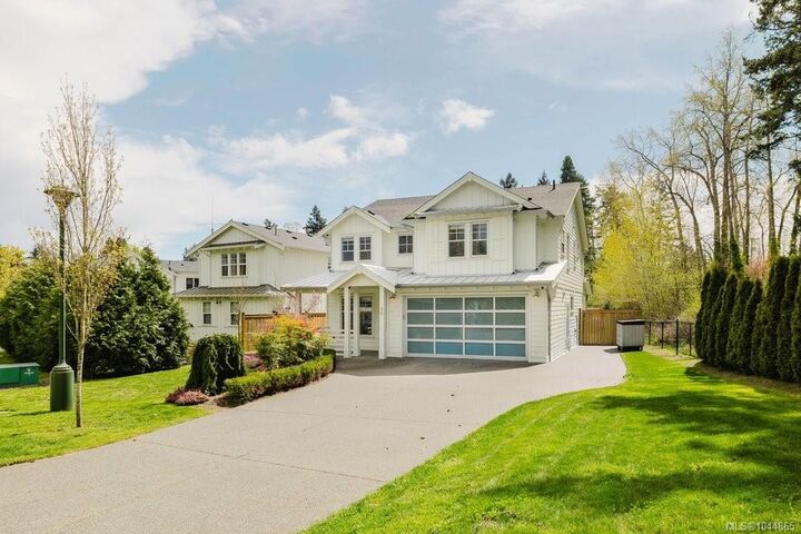 Property Photo: 30 Jedburgh Rd BC V9B 6N7